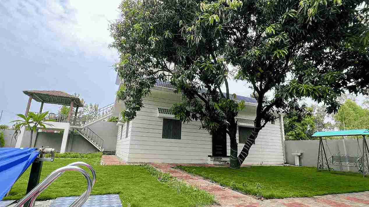 Villas With Pool