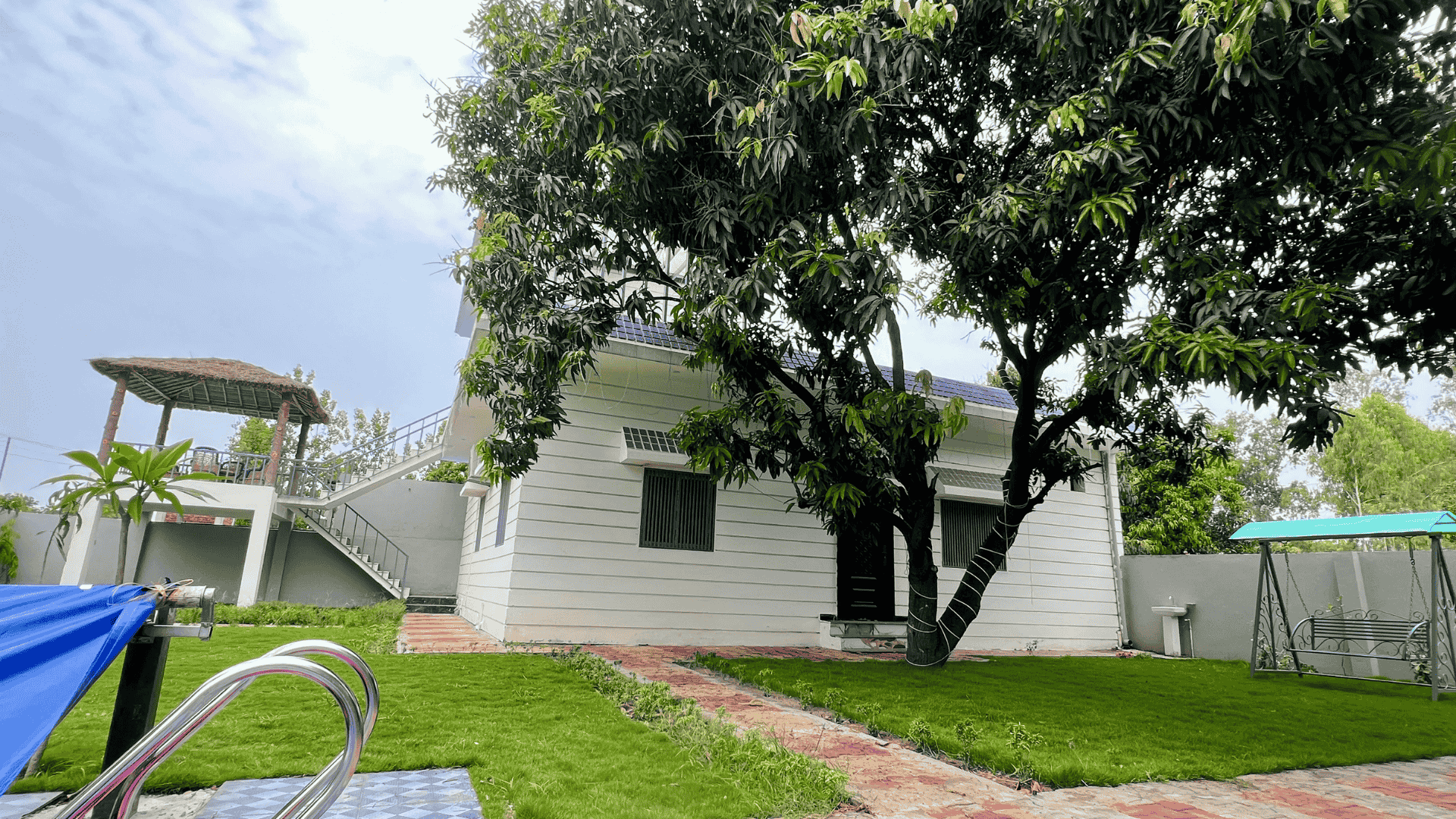 Villas With Pool